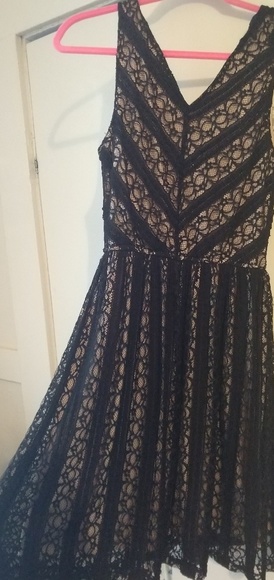 Mod Cloth Art Deco Dress - Picture 2 of 3